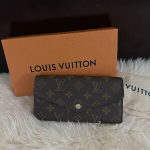 Louis Vuitton Sarah Wallet EUC